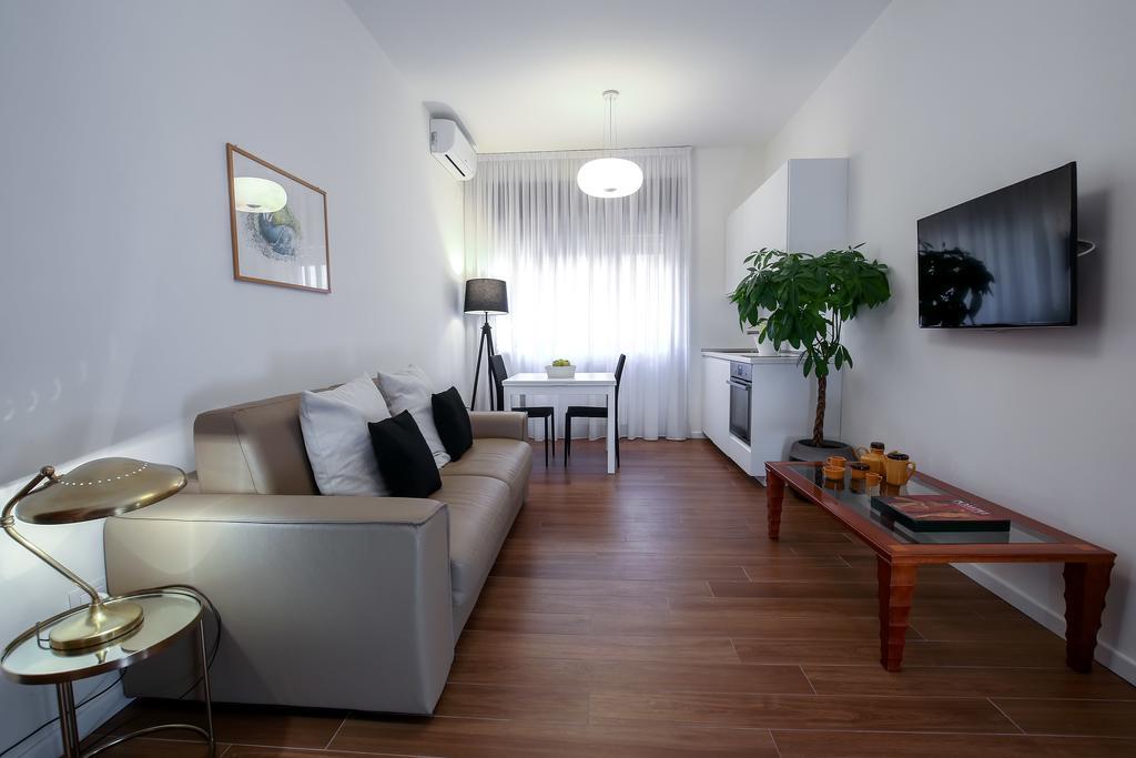 Starhost - Golden Apartments Salerno Exterior photo
